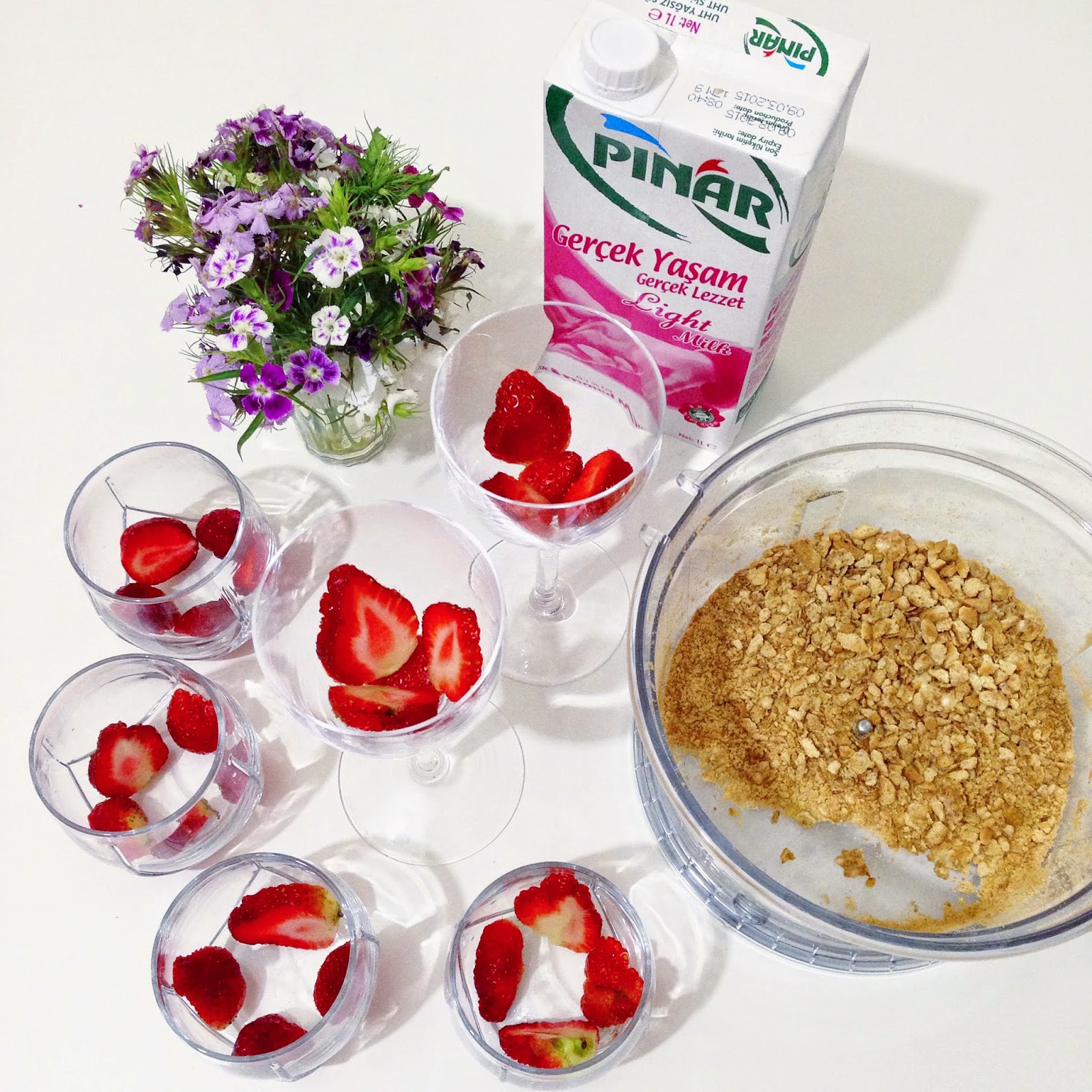 Özen�in mutfağından Özen�li tarifler ) Çilekli ve limonlu diyet magnolia