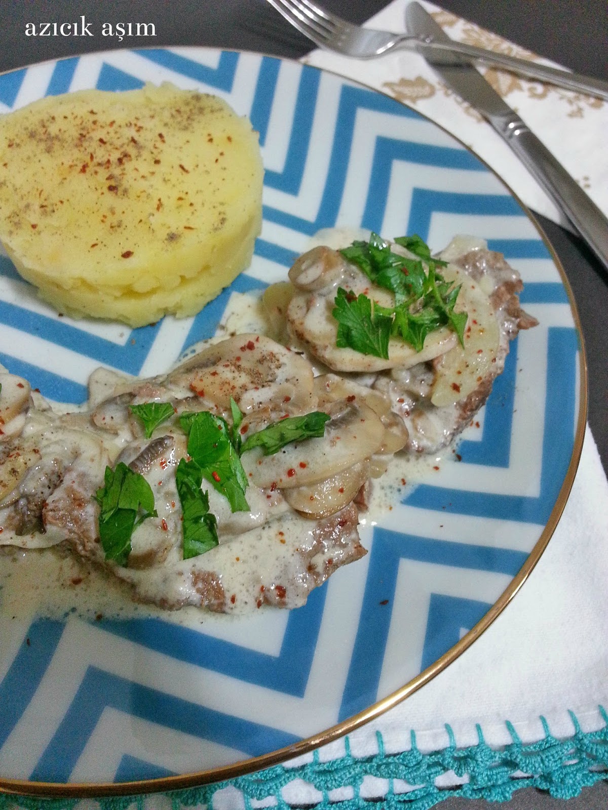 azıcık aşım Mantar Soslu Dana Bonfile