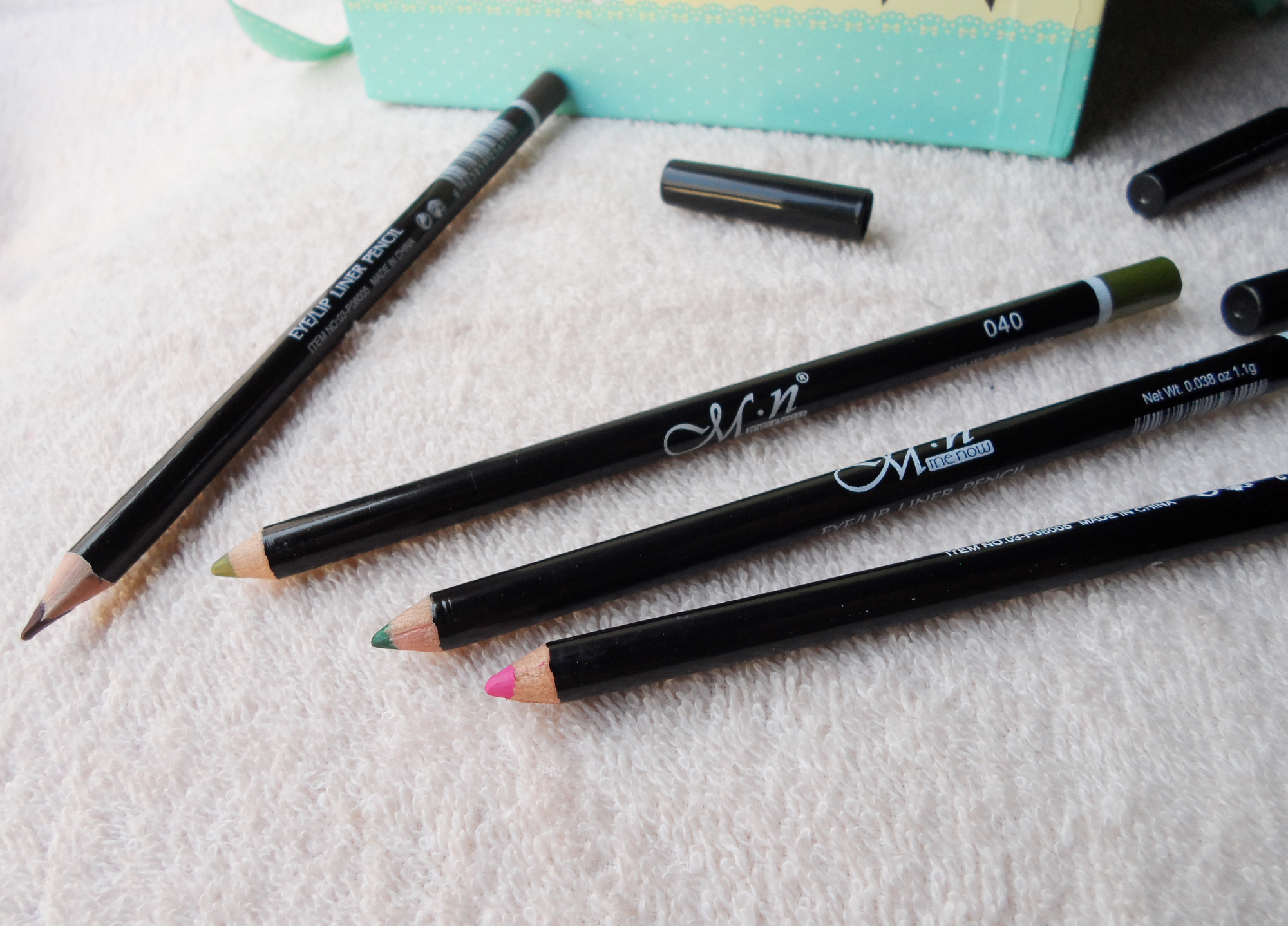asian cosmetics menow pencils menow cosmetics, дешевые китайские карандаши для глаз и губ обзор и свотчи бьюти блог