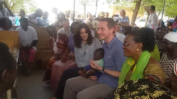 Crown Princess Mary of Denmark and foreign affairs minister Kristian Jensen started a 2 day visit to Burkina Faso