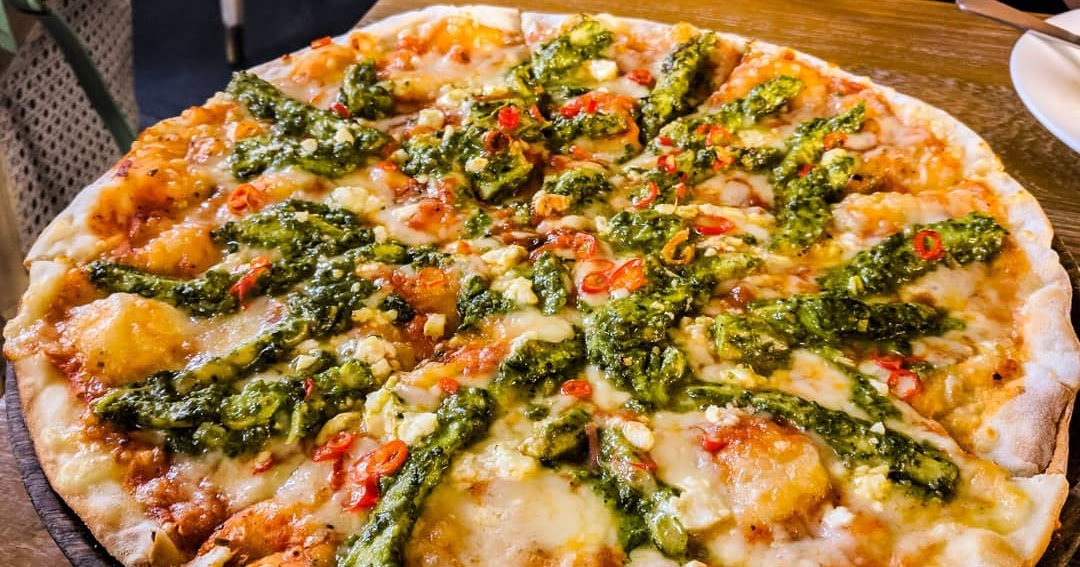 JAMJARDINER BASIL PESTO CHICKEN PIZZA