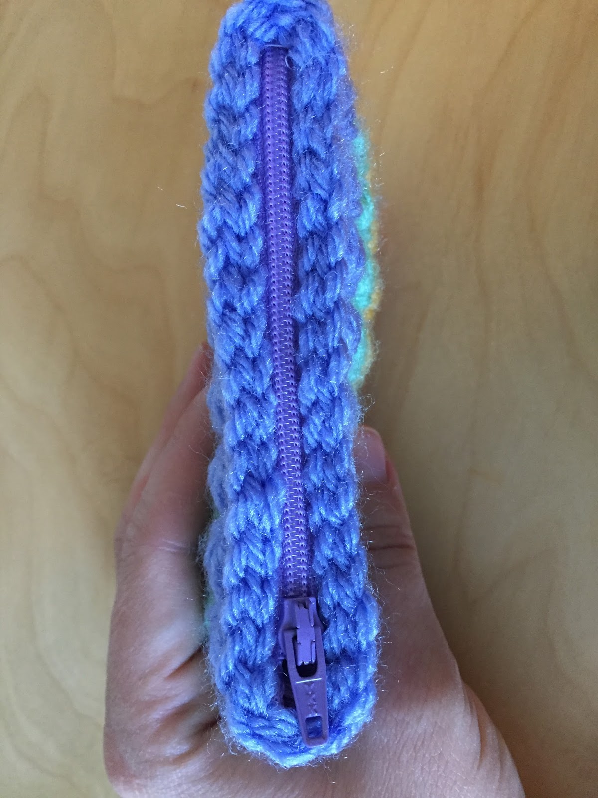 Tutorial How to Add a Zipper to a Crochet Pouch