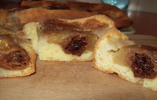 PRAJITURA CU MERE SI NUCI VERZI