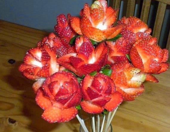  ramillete-rosas-fresas