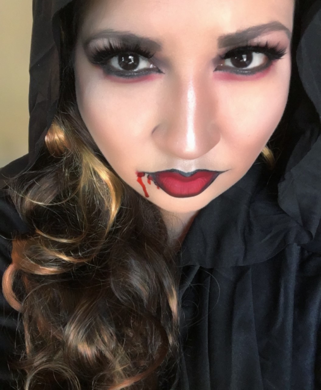 Beauty by Gisell: Vampire Makeup for Halloween 2016