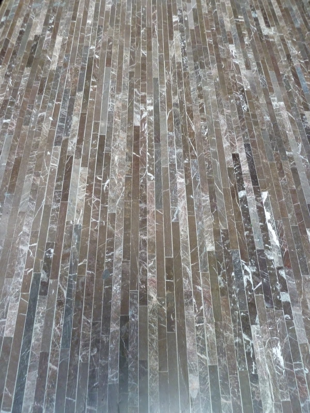 Scan the room: Parroquia San Juan Bautista De La Salle.