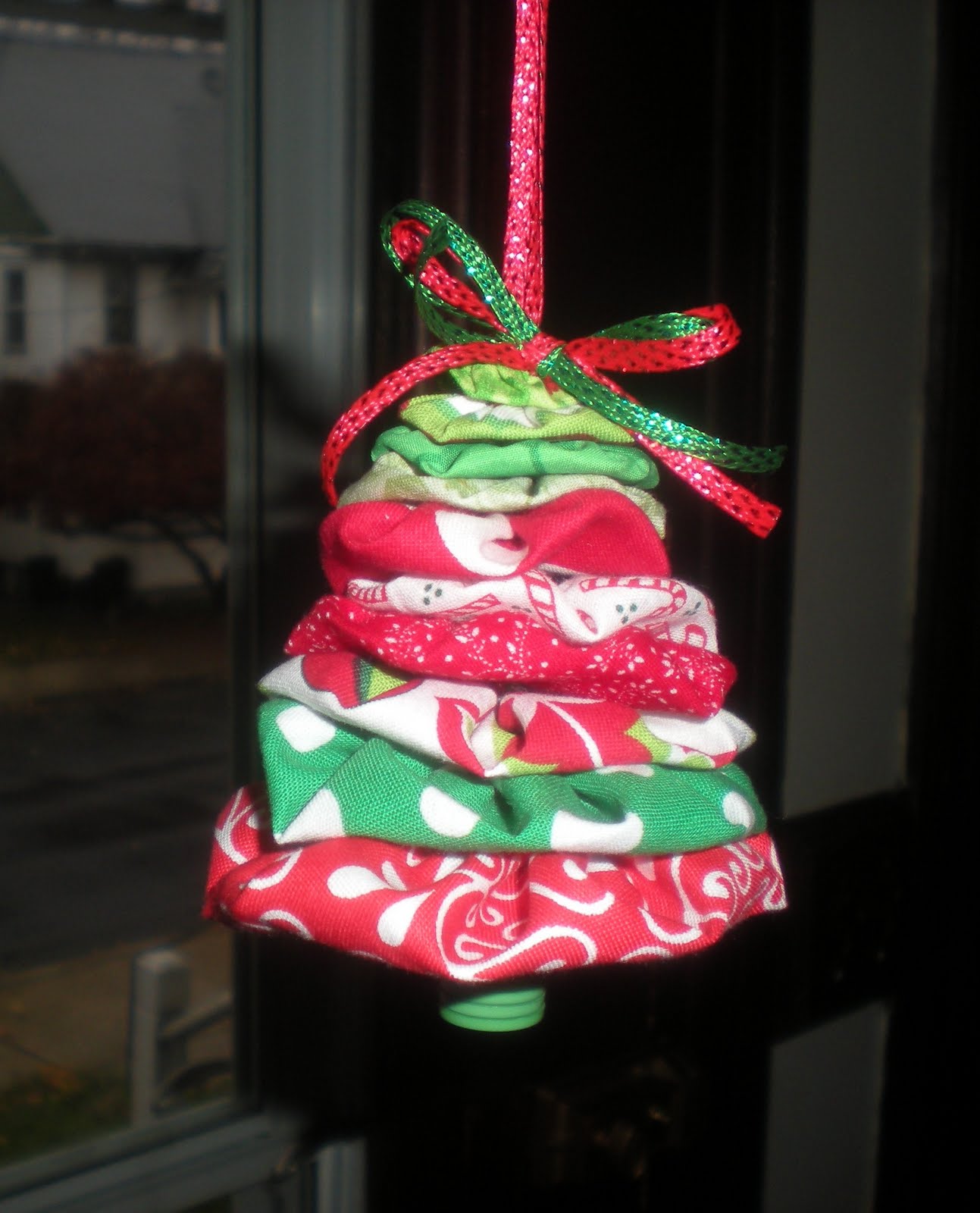 Make It Grand Yo Yo Christmas Tree Ornament
