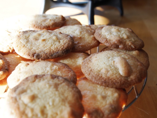 Neues von der Insel: Macadamia Cookies mit weisser Schokolade