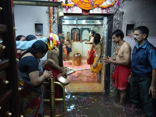 ujjain-mahakal-mandir-2015-90 साल बाद जलमग्न हुए उज्जैन के बाबा महाकाल भस्म आरती