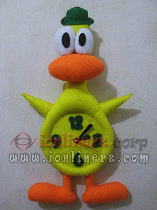 Jam Dinding Flanel Karakter Kartun Boneka Pato Jam Dinding Flanel Karakter Kartun Boneka Pato