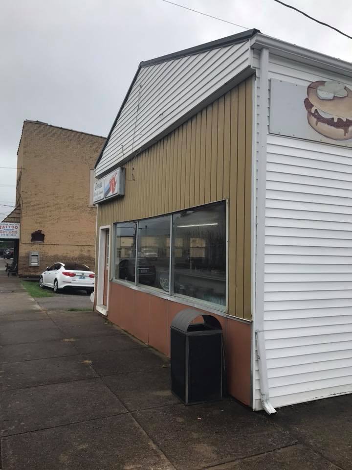 The Dad Rocks Podcast Tompkinsville, Kentucky's World Famous Dovie Burgers