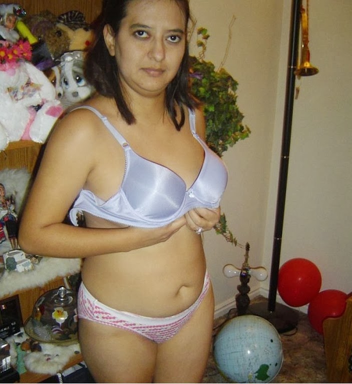 pussy and boob Indian