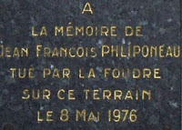 plaque en mémoire de JF Phliponeau