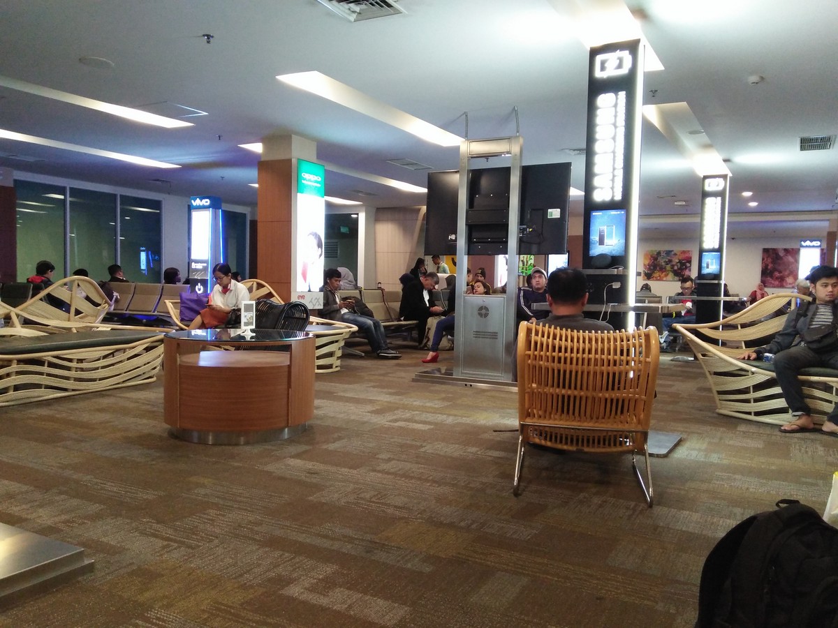 Pengalaman Terbang Dari Bandara Husein Sastranegara Bandung Dan Suasana Bandara Yang Menyenangkan Denianggoleta