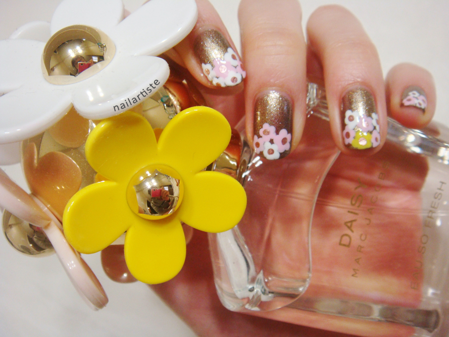 The Nail Artiste Lazy Daisy