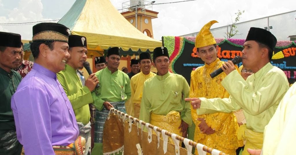 Pantun Untuk Meninang Dalam Adat Melayu