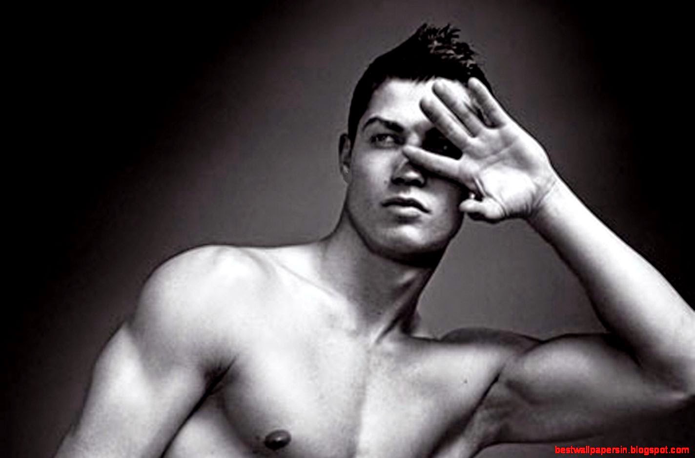 Cristiano Ronaldo Body pose photo