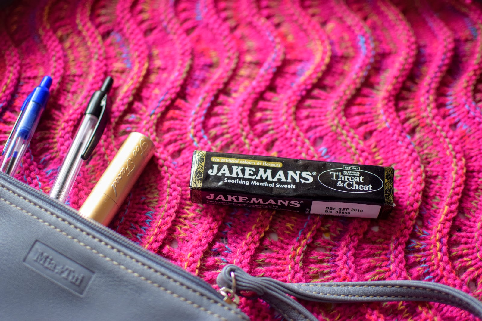 , Coping With a Sore Throat with Jakemans Menthol Sweets  #review