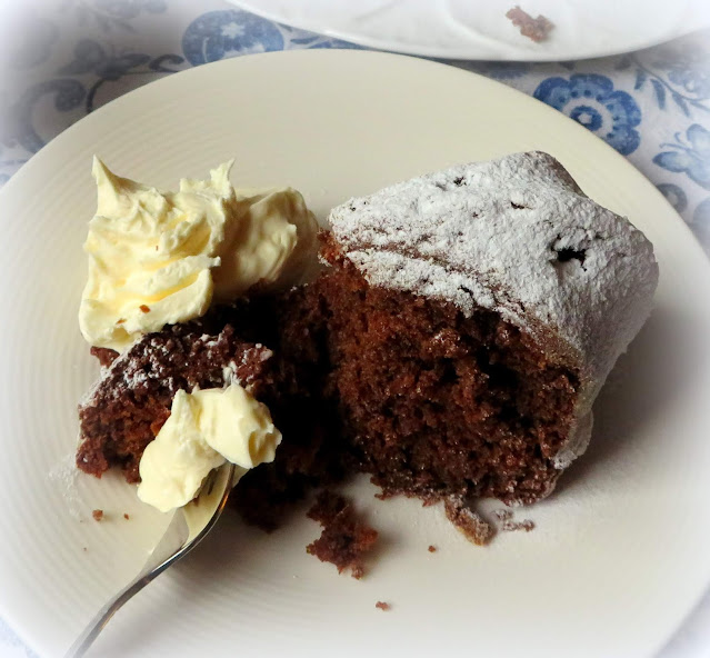 Gingerbread Cake with Lemon Cream