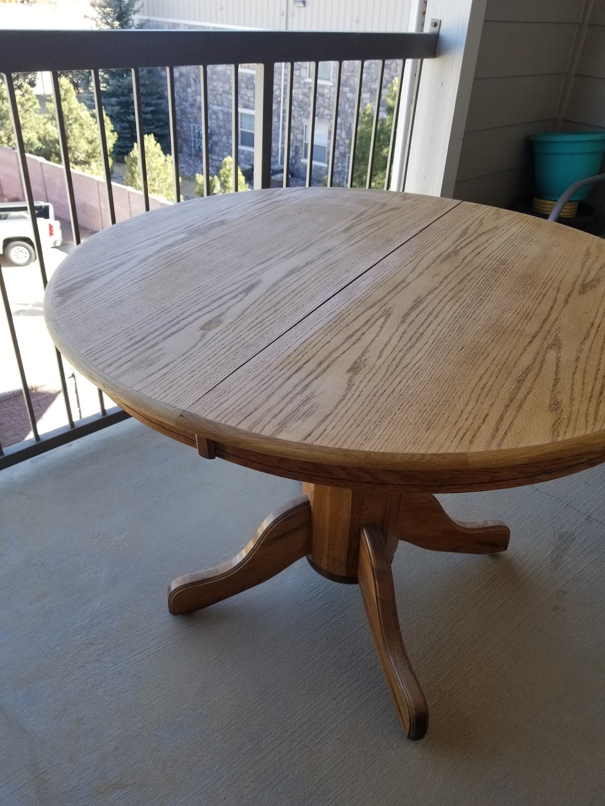 J Hegland Home DIY Oak Table Makeover