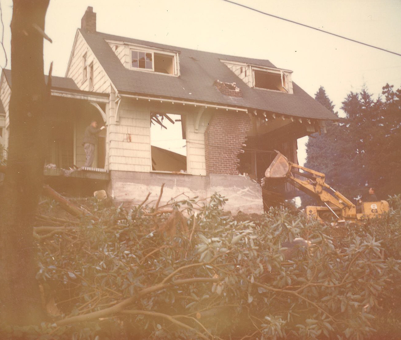 Old photos of architecture One site, 3 houses, 50 years. How Seattle's views destroy neighborhoods