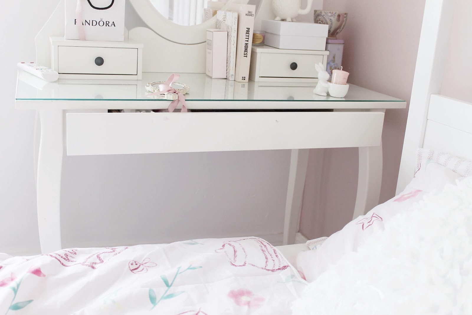 What's on my bedside table shabby chic girly blog