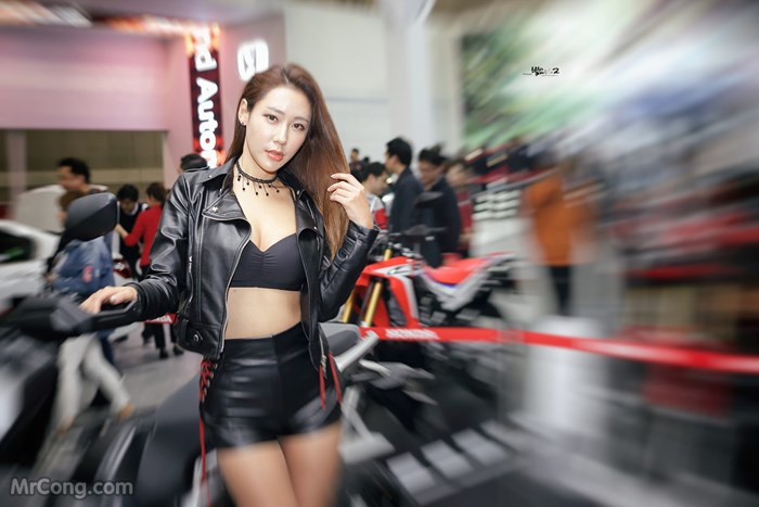 Kim Tae Hee&#39;s beauty at the Seoul Motor Show 2017 (230 photos) photo 2-9