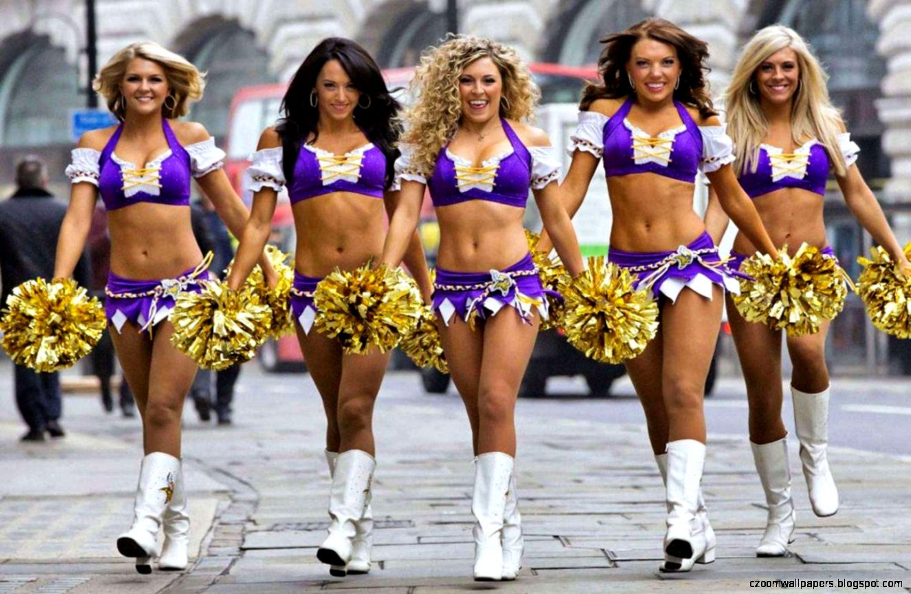 The Hottest NFL Cheerleaders   Detonate