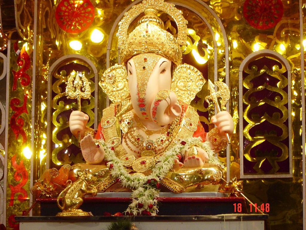 Faith AND Patience Ganesh Ji Ki Aarti (Hindi With English Script) Faith AND Patience Ganesh Ji Ki Aarti (Hindi With English Script)