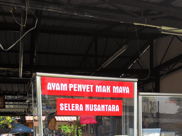 Nasi Ayam Penyet Mak Maya,Kg. Baru,Kuala Lumpur.