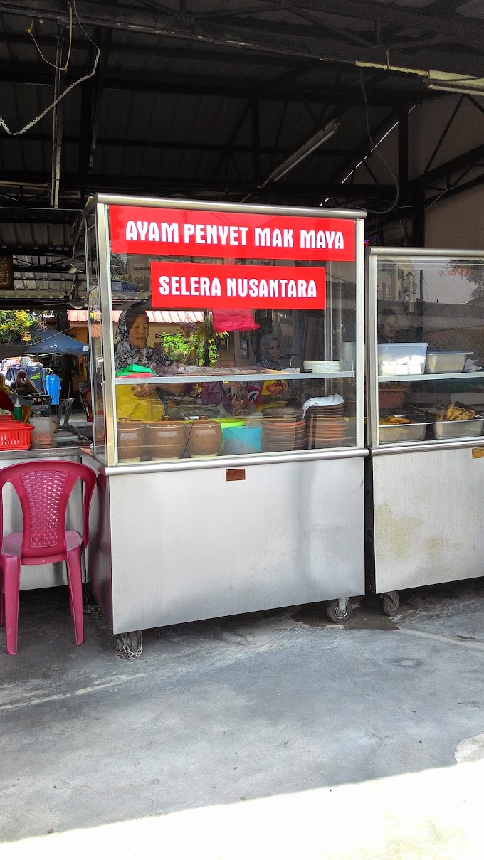 Nasi Ayam Penyet Mak Maya,Kg. Baru,Kuala Lumpur.