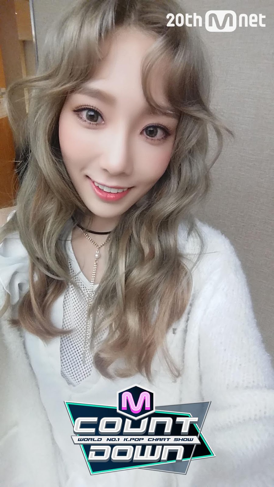 Check out SNSD TaeYeon's backstage pictures from M Countdown ...