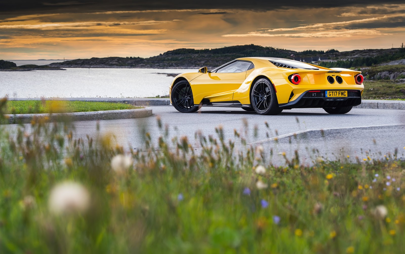 The Atlantic Ocean Road and a Ford GT
