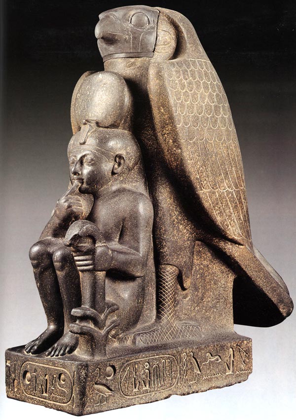 Estatua de Ramses II niño, un jeroglífico como los Estatua de Ramses II niño, un jeroglífico como los