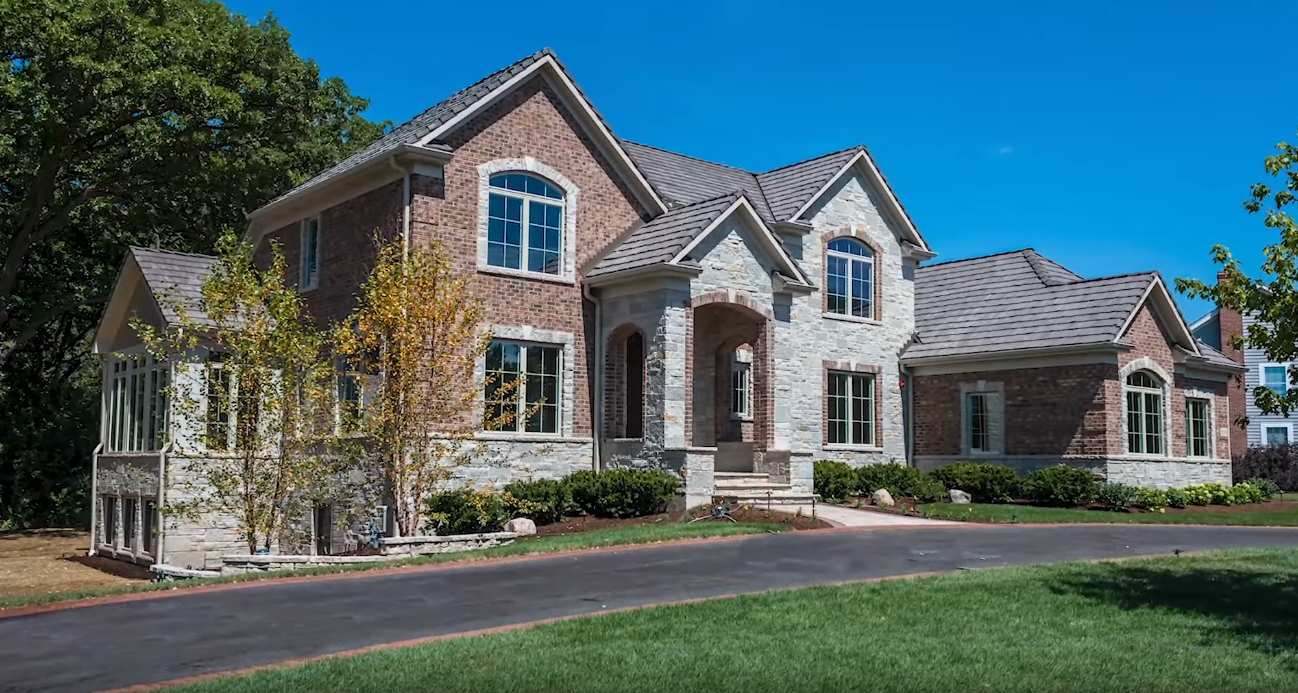 33 Interior Design Photos vs. Custom Home By KLM Builders Tour