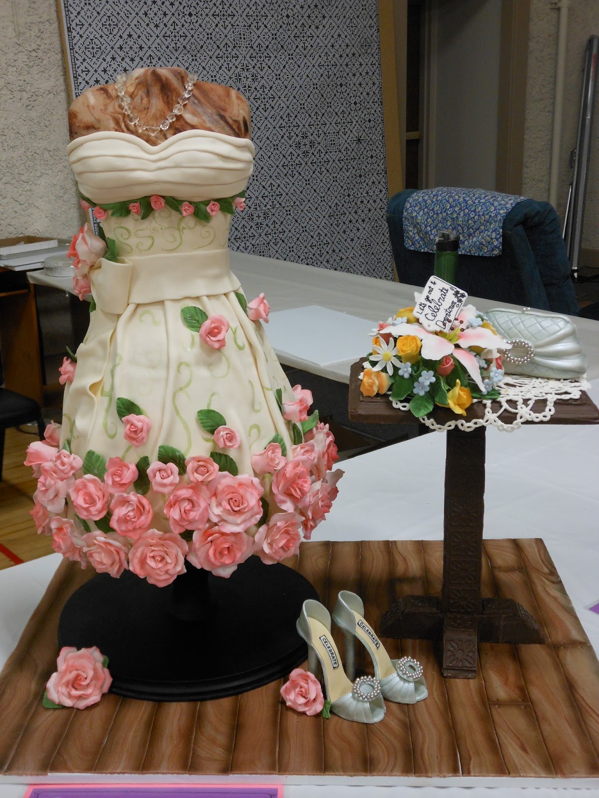 It's a piece of cake Dress Form Cake with Roses