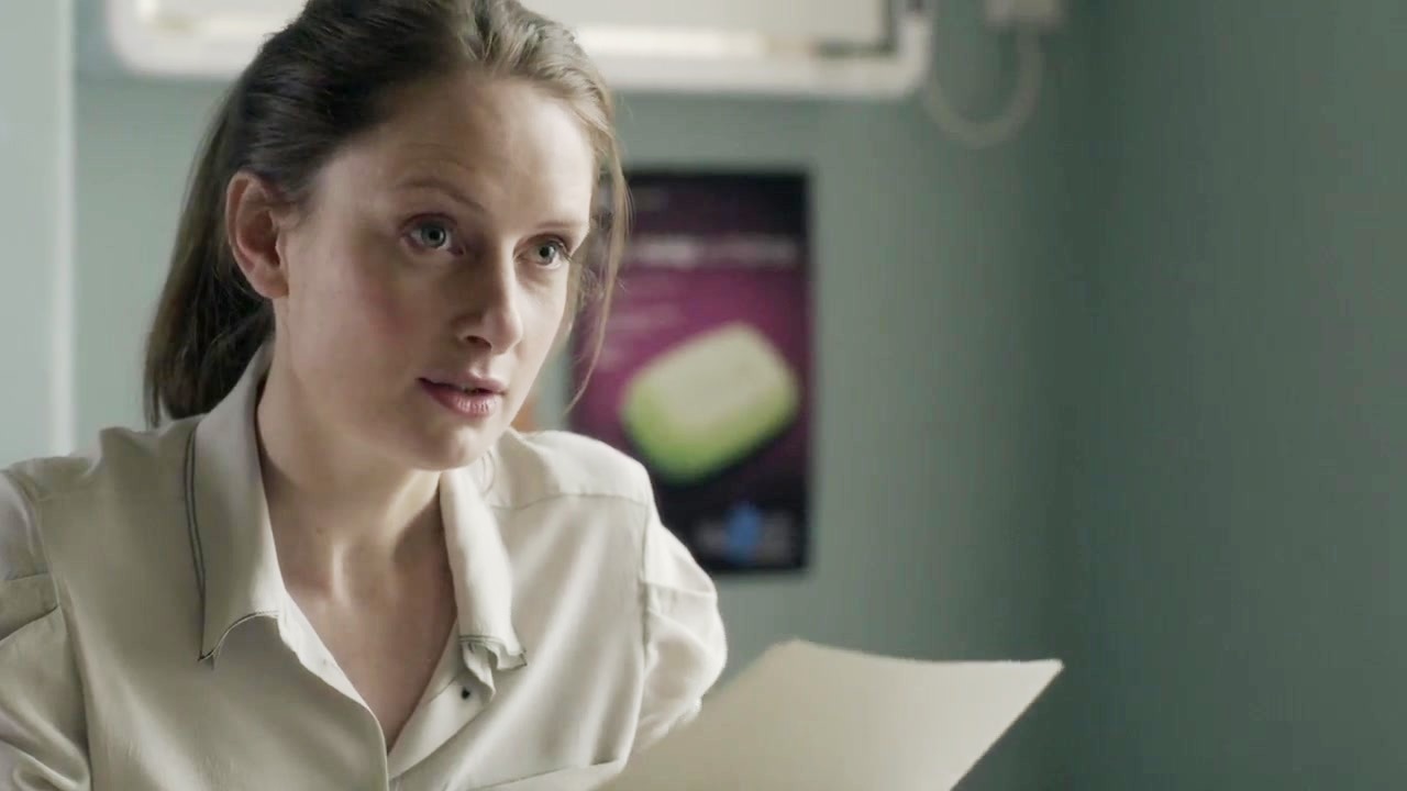 Movie and TV Cast Screencaps: Zoe Telford as Sarah / Sherlock (S01E02) The ...