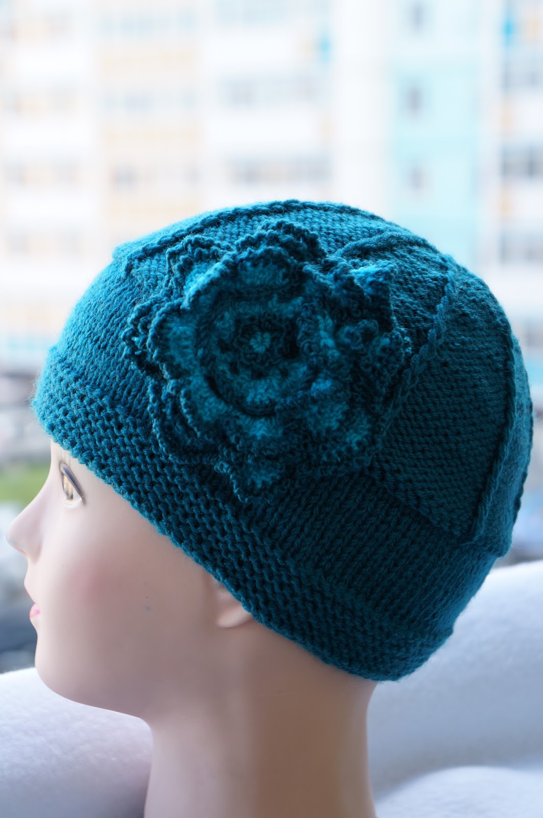 шапка из трикотажной пряжи. вязаные шапки вытянутыми петлями. шапки связанные вытянутыми петлями. шапочки с вытянутыми петлями. шапки петельки.