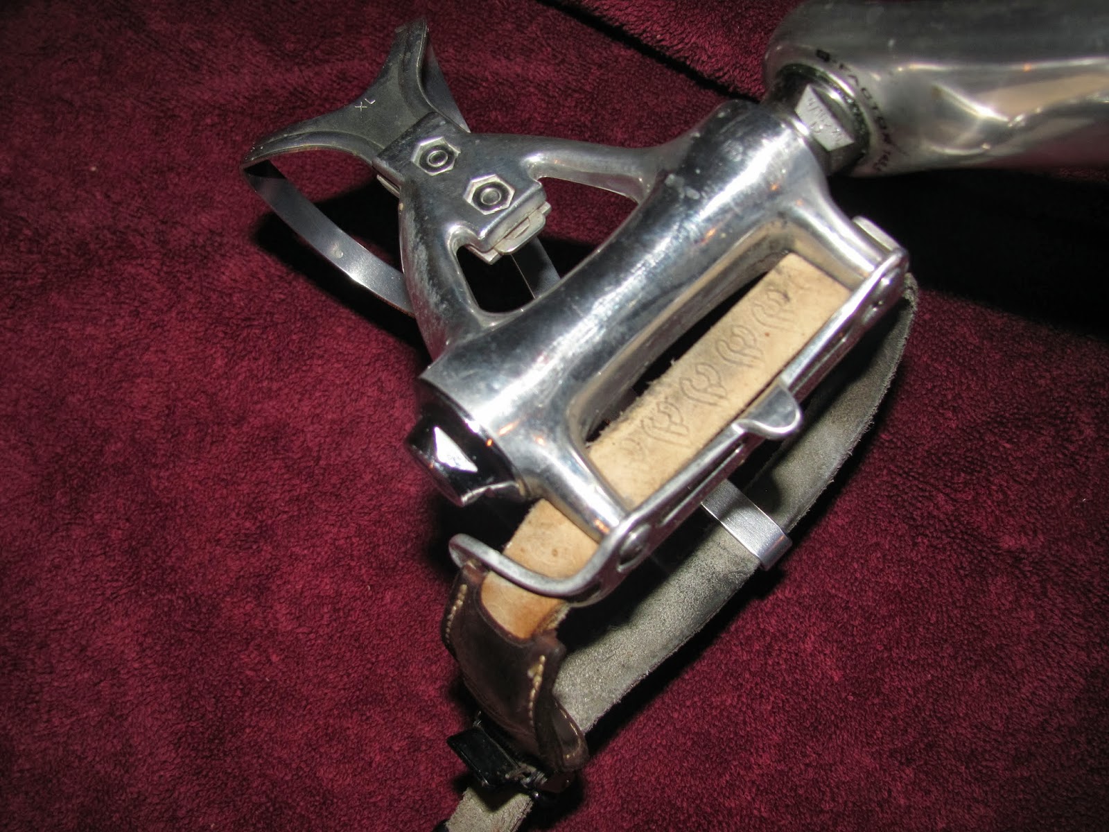 Black-High Quality-Very Classy MKS Urban Platform Pedals//Silver