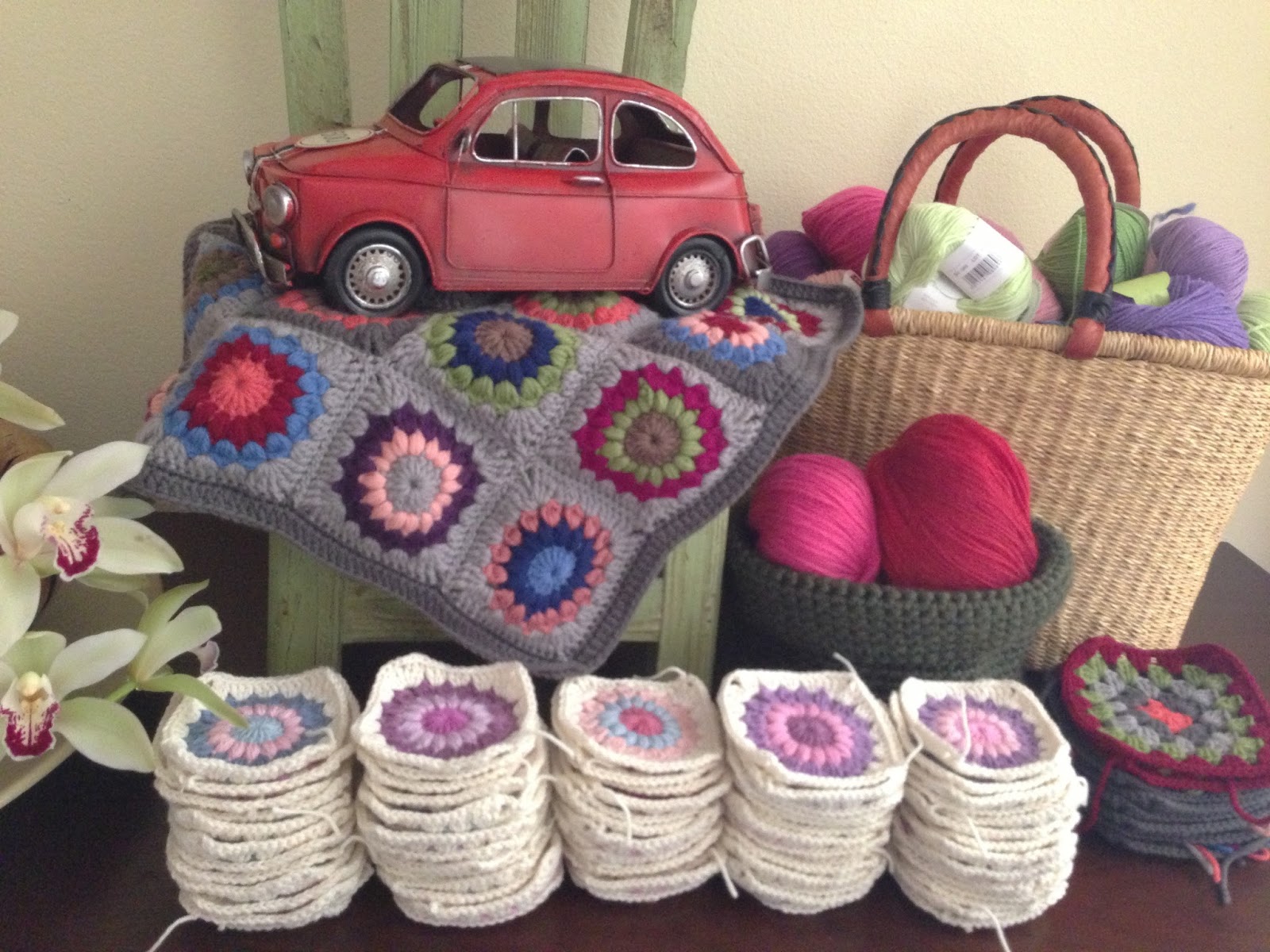 AnnieColors: Sunburst Granny Square Pattern