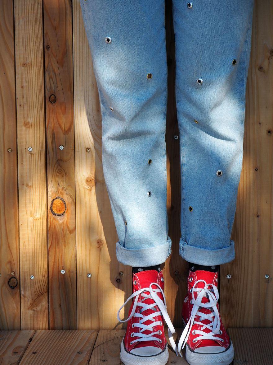 DIY Jeans with eyelets Mafral E