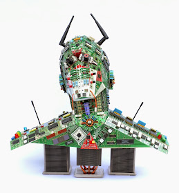 25-Robot-Steven-Rodrig-Upcycle-PCB-Sculptures-from-used-Electronics-www-designstack-co