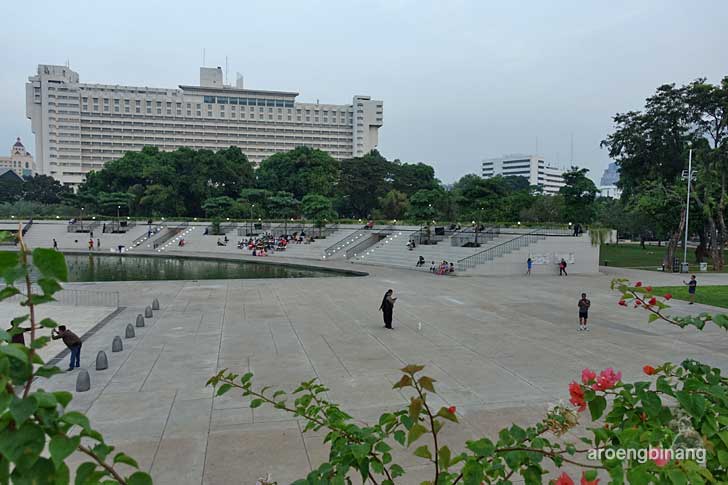 monumen pembebasan irian barat
