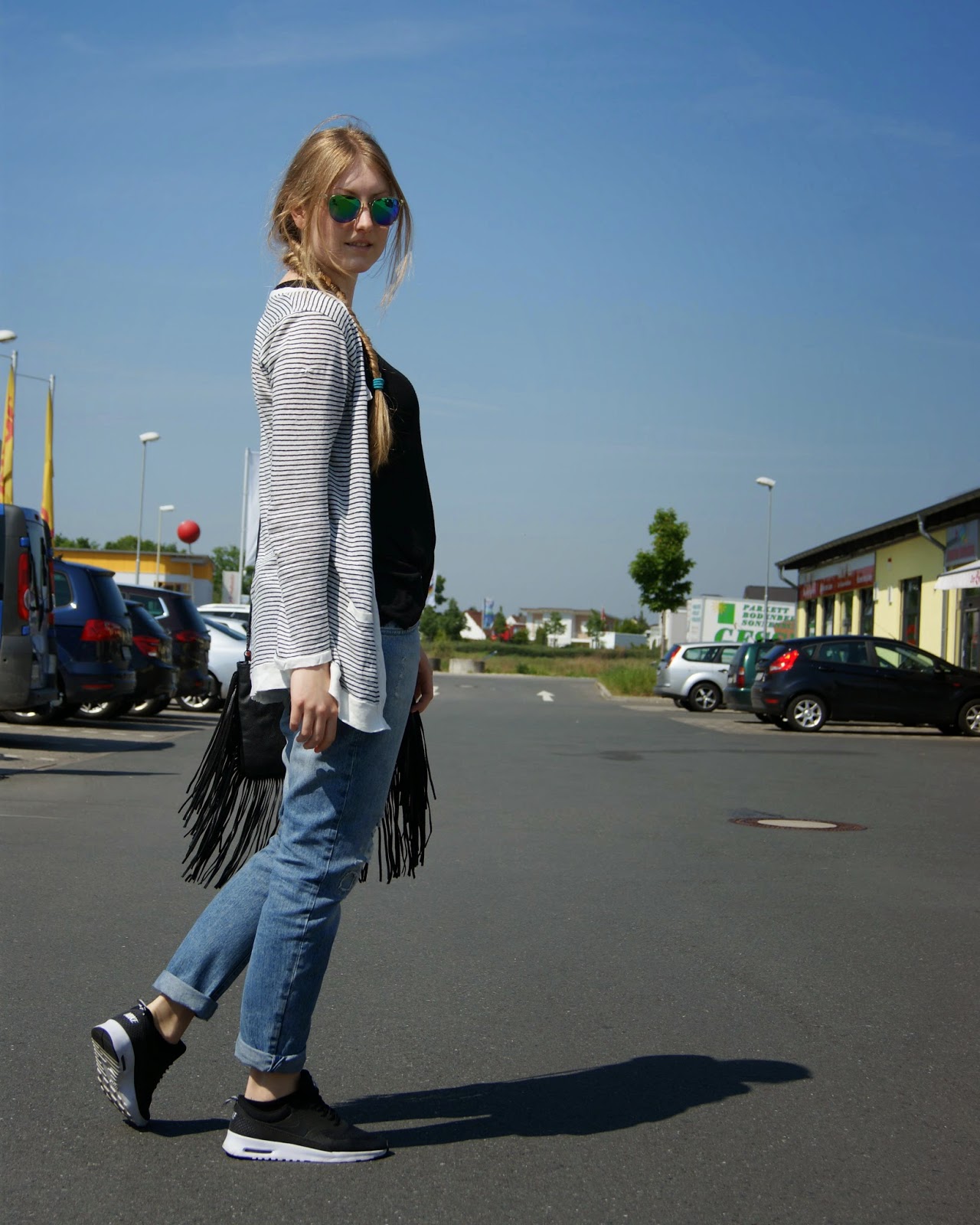 PassionHearts Boyfriend Jeans and Sneakers