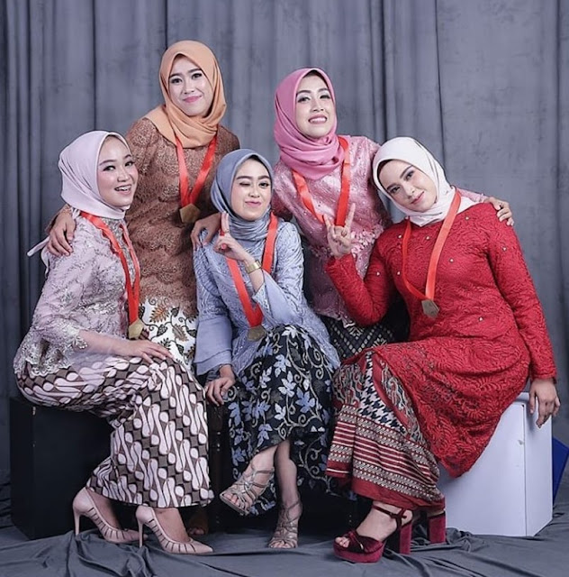 Gambar Model Hijab Wisuda Modern