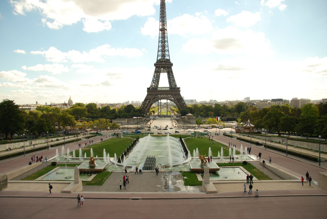 Эйфелева башня. Париж ковид. Фильм эйфель 2021 франция. Франция панорама трокадеро. Efelyan ashtarak.