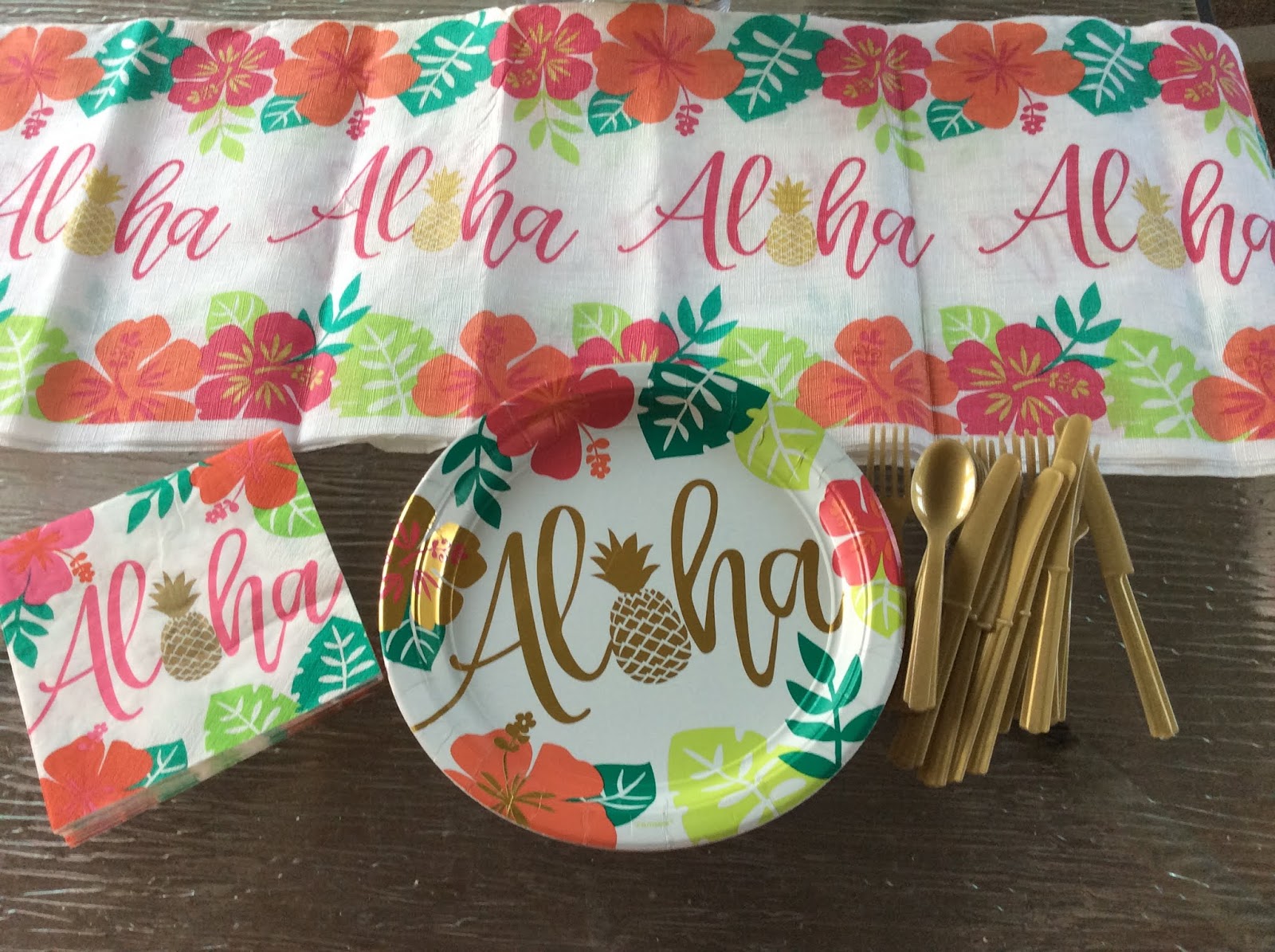 Heck Of A Bunch Aloha Summer Party with Wholesale Party Supplies Review