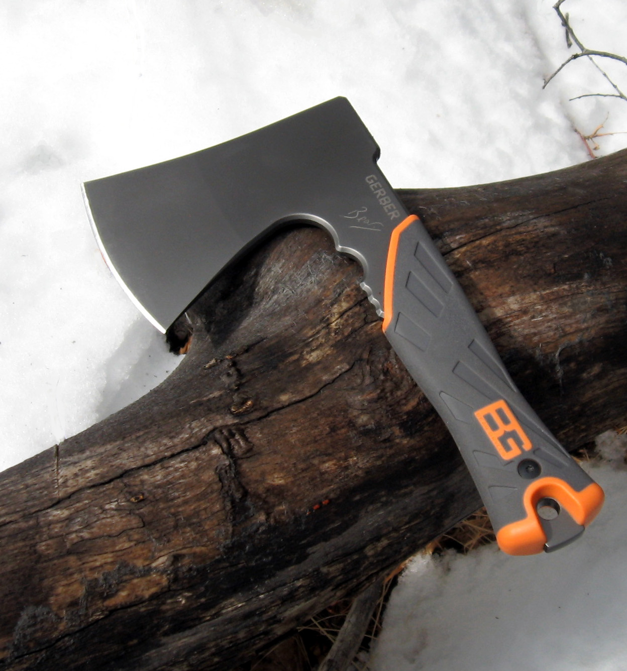 Rocky Mountain Bushcraft REVIEW The Gerber Bear Grylls Survival Hatchet Have hatchets gone wild?