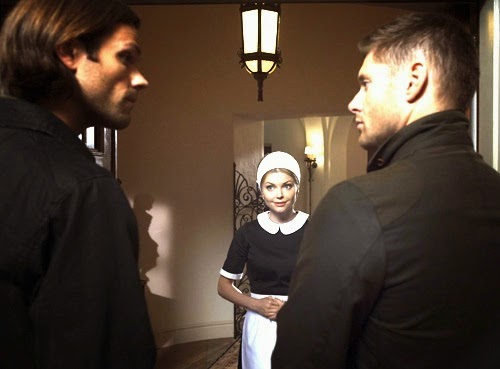 Supernatural S10E06. Winchester interrogando a la sirvienta.