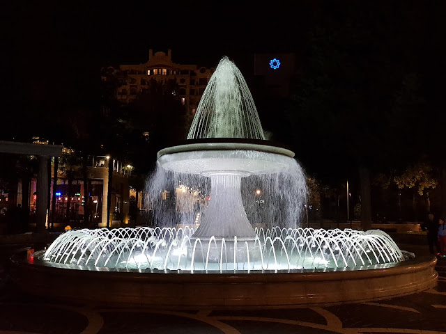 azerbaijan visit places see baku fountain square night